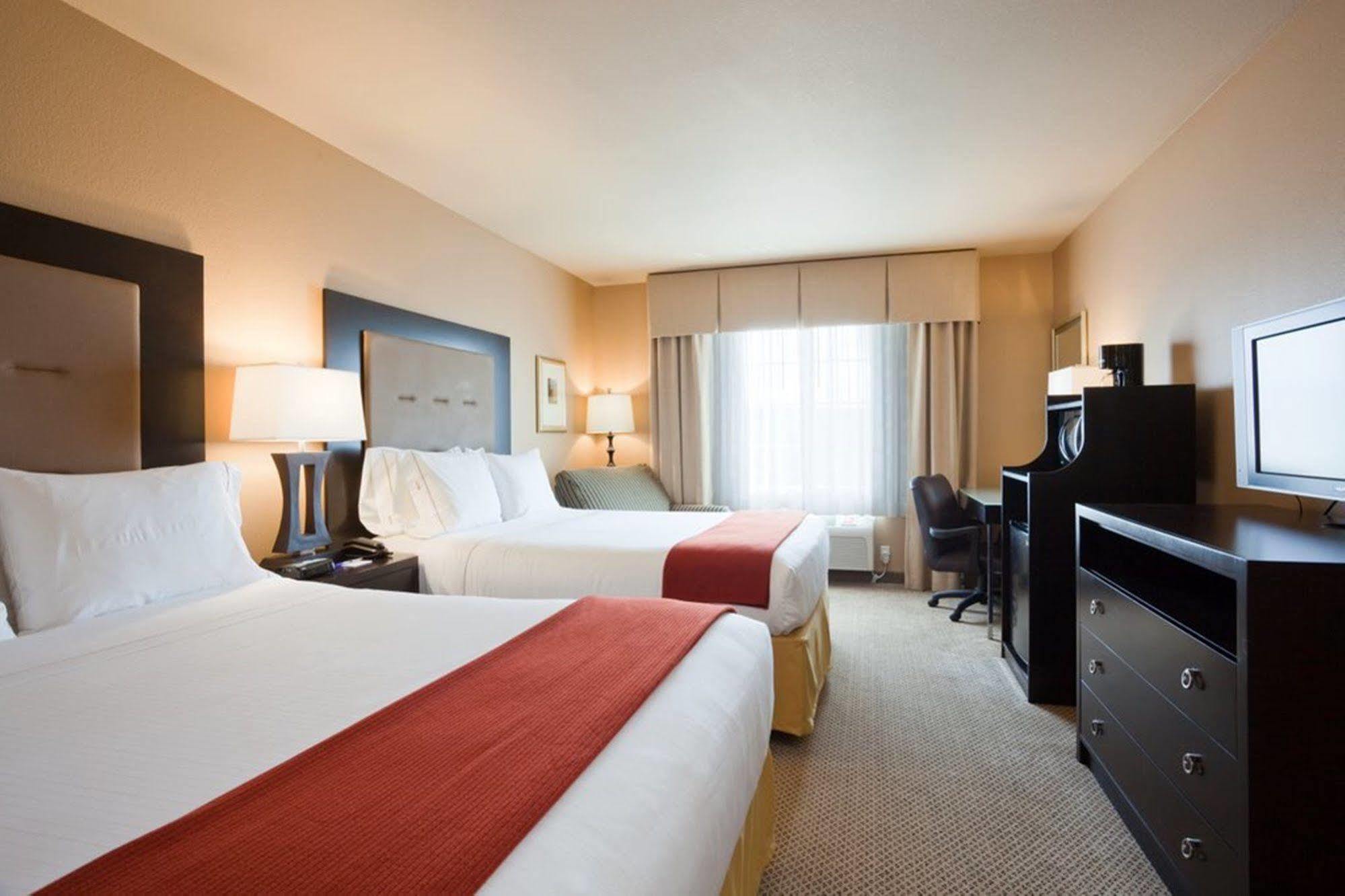 Holiday Inn Express & Suites Litchfield By Ihg Exterior foto